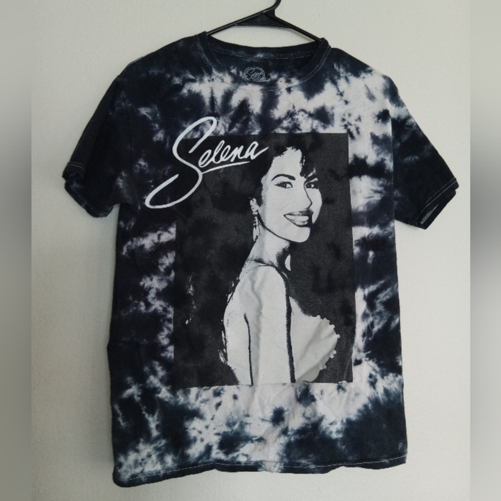 Vintage Selena Graphic Tee (Tye-Dye)